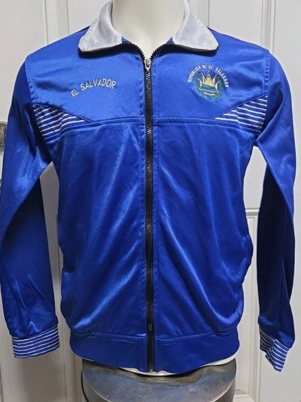 Men’s El Salvador Sport Jacket Size Medium